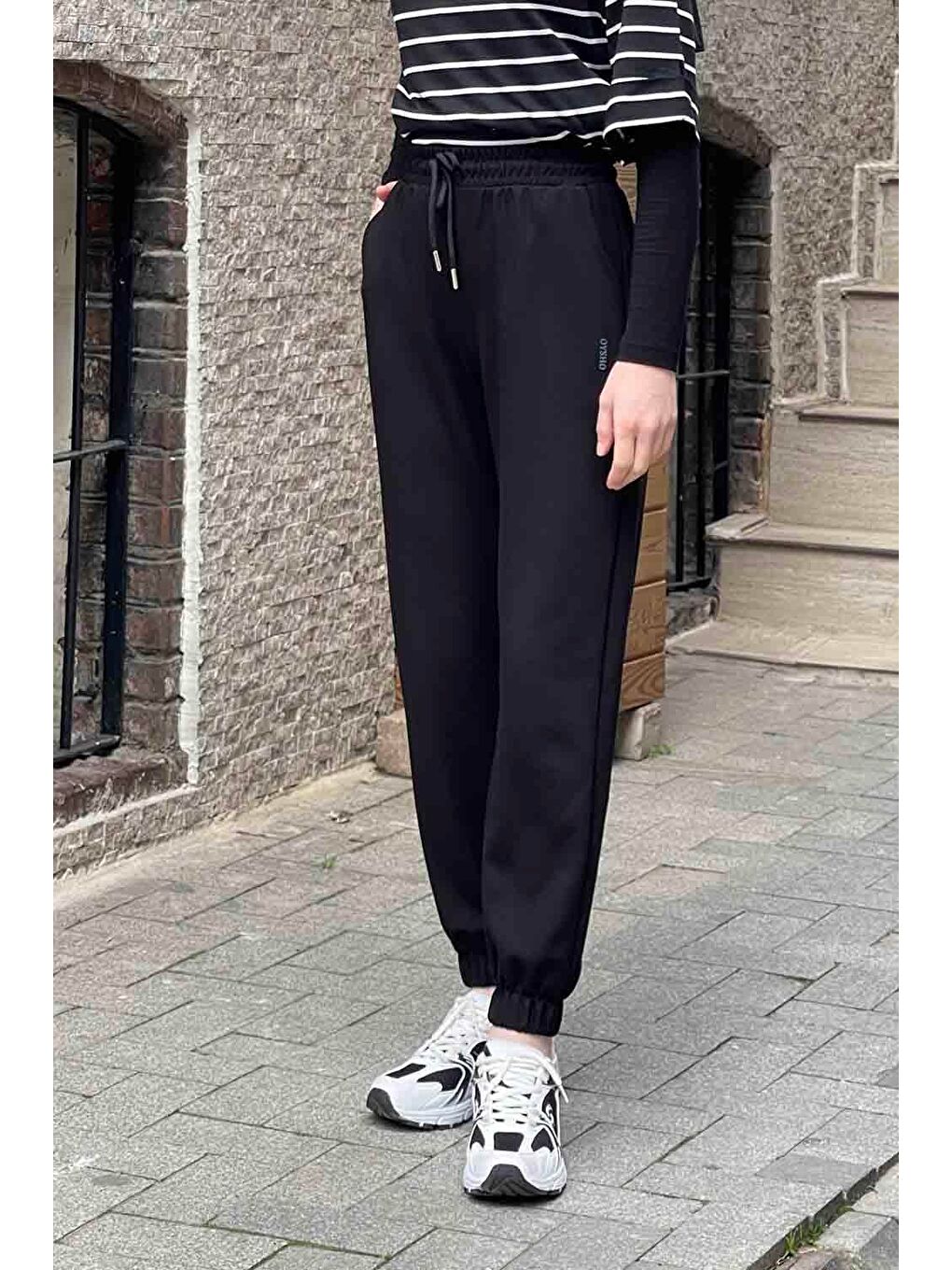 Modal Kumaş Paça Lastik Detay Eşofman Siyah-2