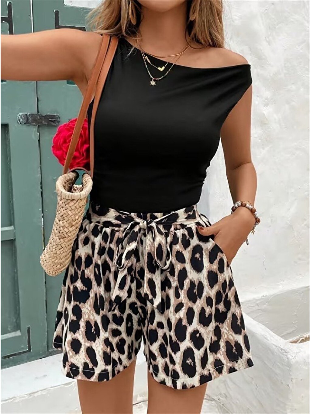 Siyah Kadın Kolsuz Bisiklet Yaka Viskon Bluz Ve Leopar Desenli Kısa Modal Short Ikili Takım-4