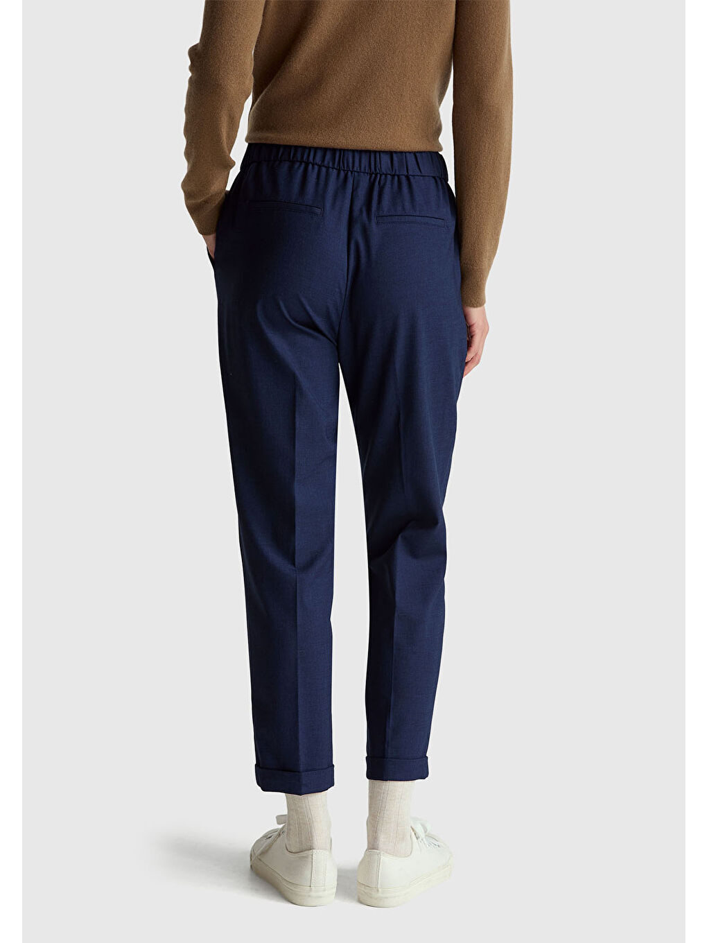 Kadın Lacivert Viskoz Karışımlı Yanı ve Arkası Büzgülü Kıvrık Paça Pantolon-2