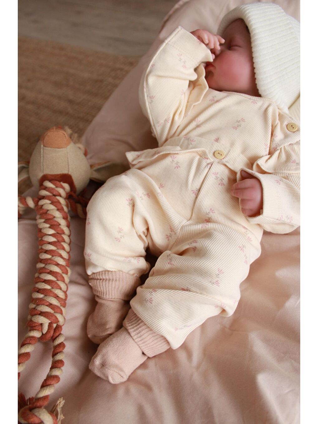 Ekru Lale Baskılı Kaşkorse Fırfırlı Alt Üst Takım-4