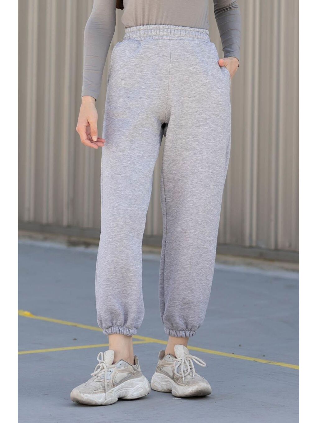 Paça Lastikli Üç İplik Alt Eşofman Gri-1