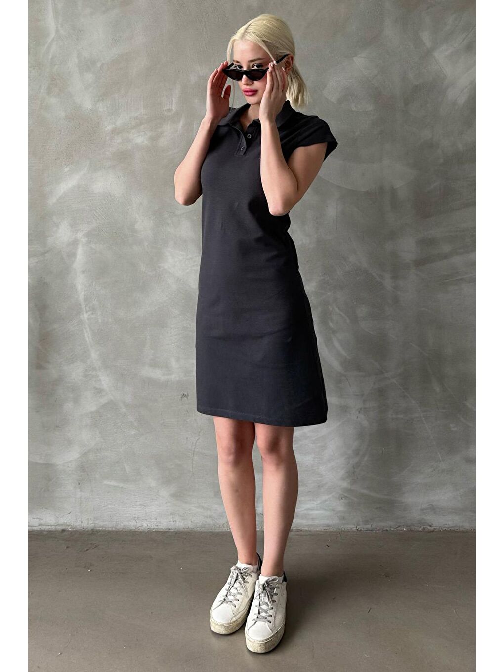Gri Füme Düğmeli Polo Yaka Kadın Elbise Mg2305-1