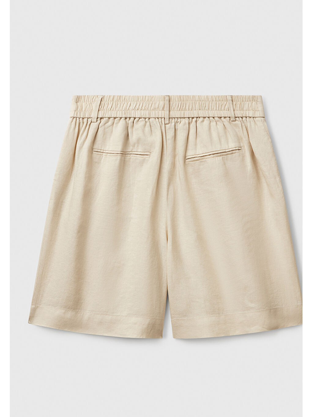 Bej Kadın Taş %100 Keten Arka Beli Lastikli Pileli Relax Fit Bermuda Şort-1
