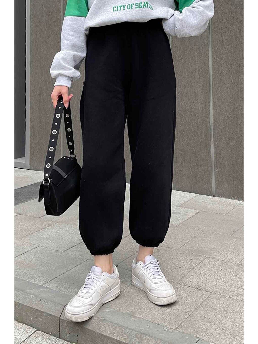 Paça Lastikli Üç İplik Alt Eşofman Siyah