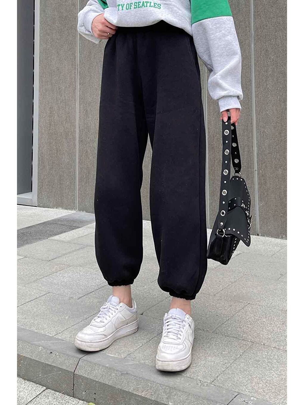 Paça Lastikli Üç İplik Alt Eşofman Siyah-2