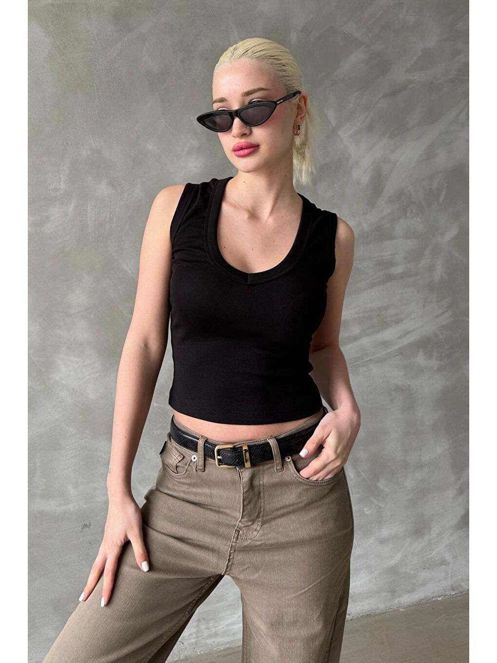 Siyah V Yaka Biyeli Kadın Atlet Mg2292-2