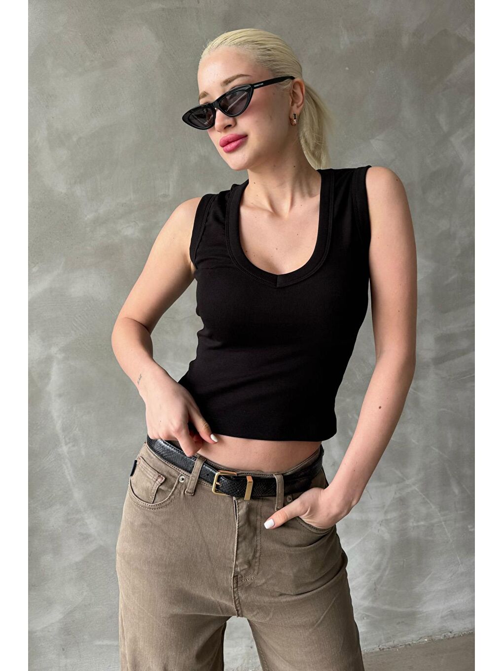 Siyah V Yaka Biyeli Kadın Atlet Mg2292-4