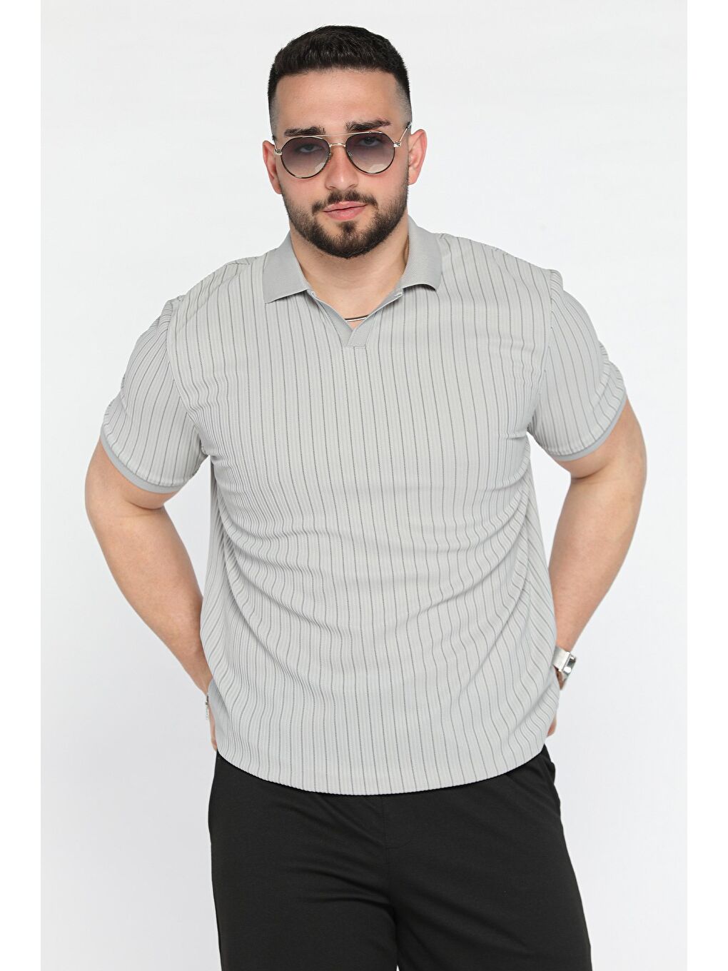 Gri Bisiklet Yaka Jakarlı Erkek Tişört