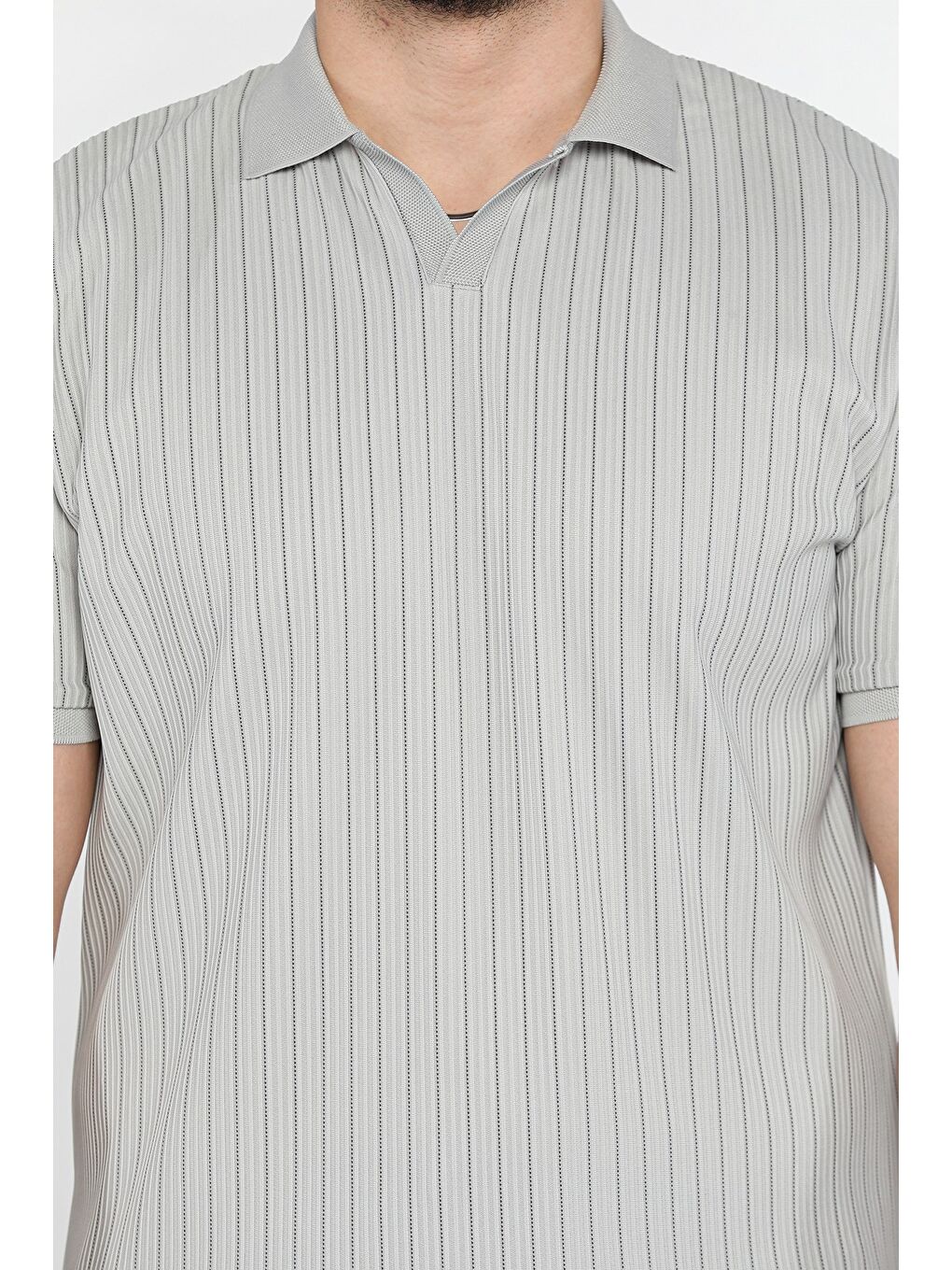 Gri Bisiklet Yaka Jakarlı Erkek Tişört-3