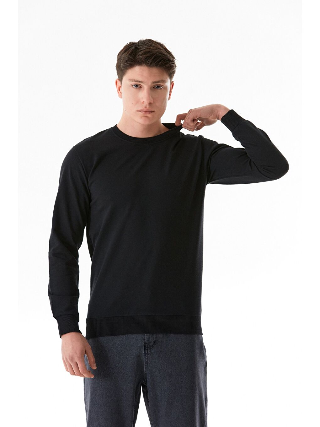 Fullamoda Siyah Basic Bisiklet Yaka Sweatshirt