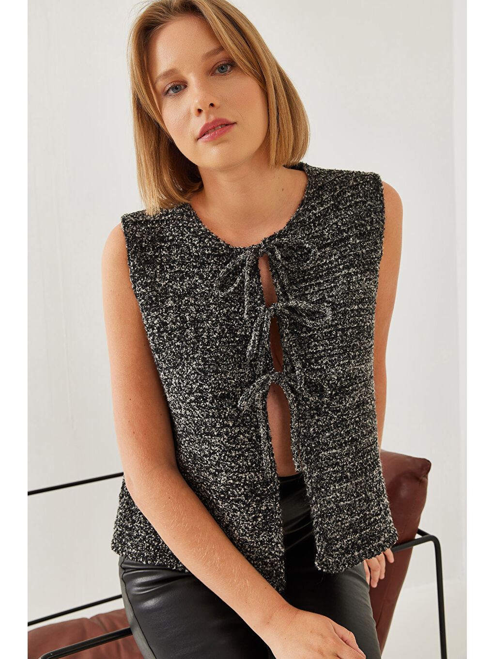 Siyah Kadın Triko Yelek