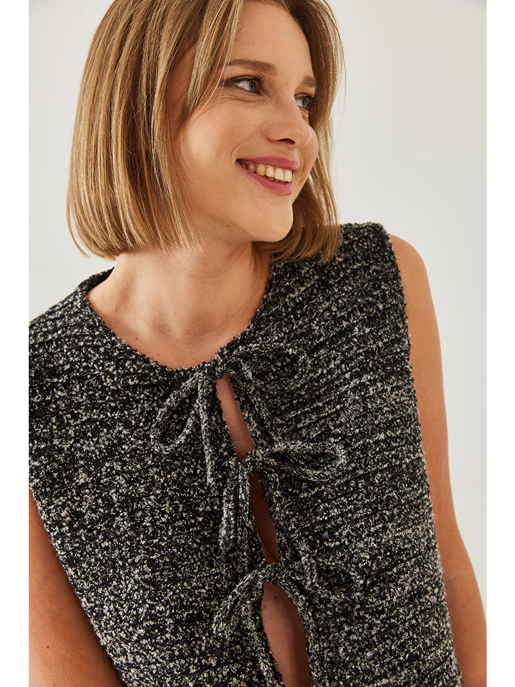 Siyah Kadın Triko Yelek-1