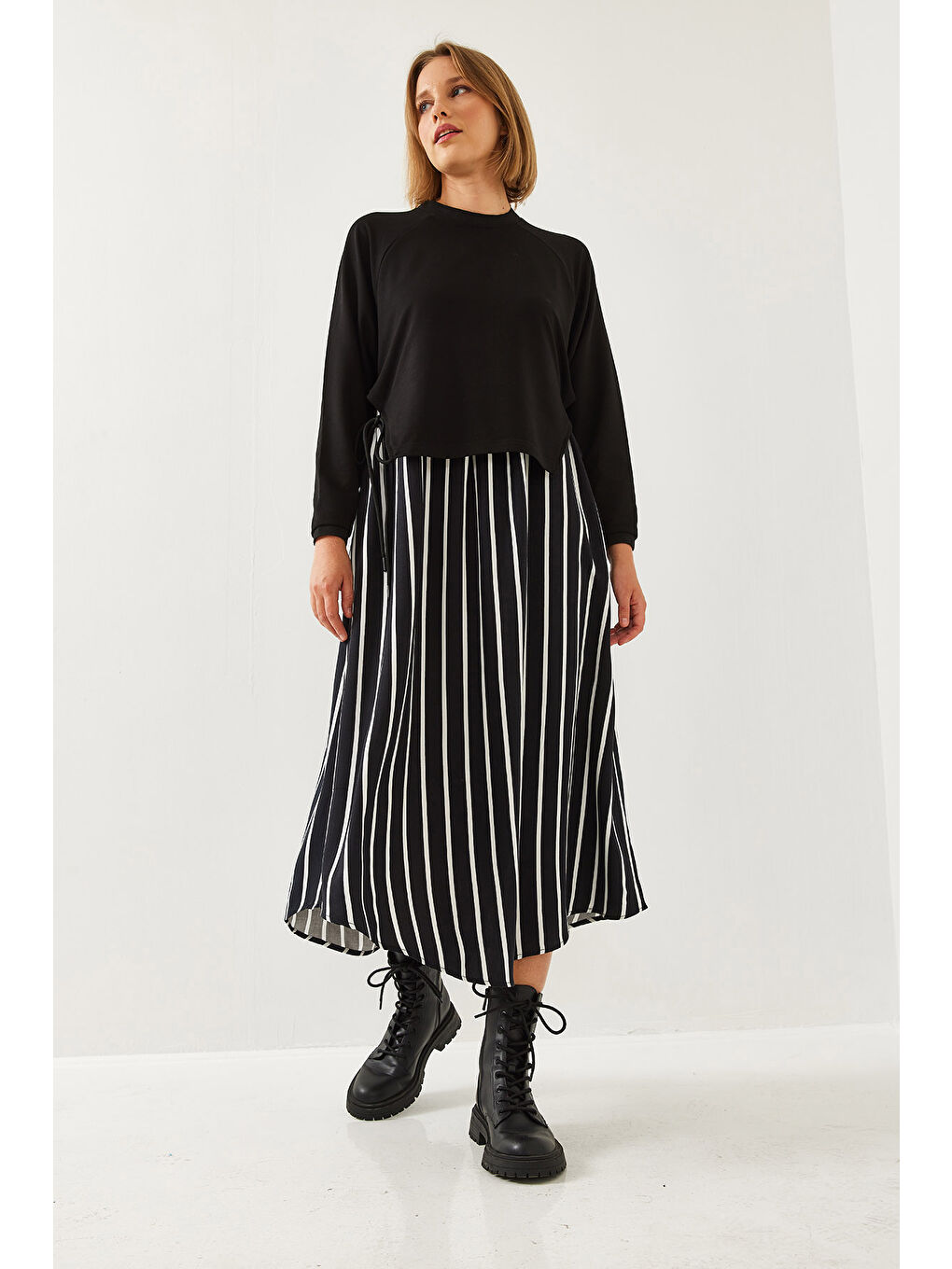 Siyah Kadın Yan Bağlamalı Eteği Desenli Uzun Kollu Elbise-2