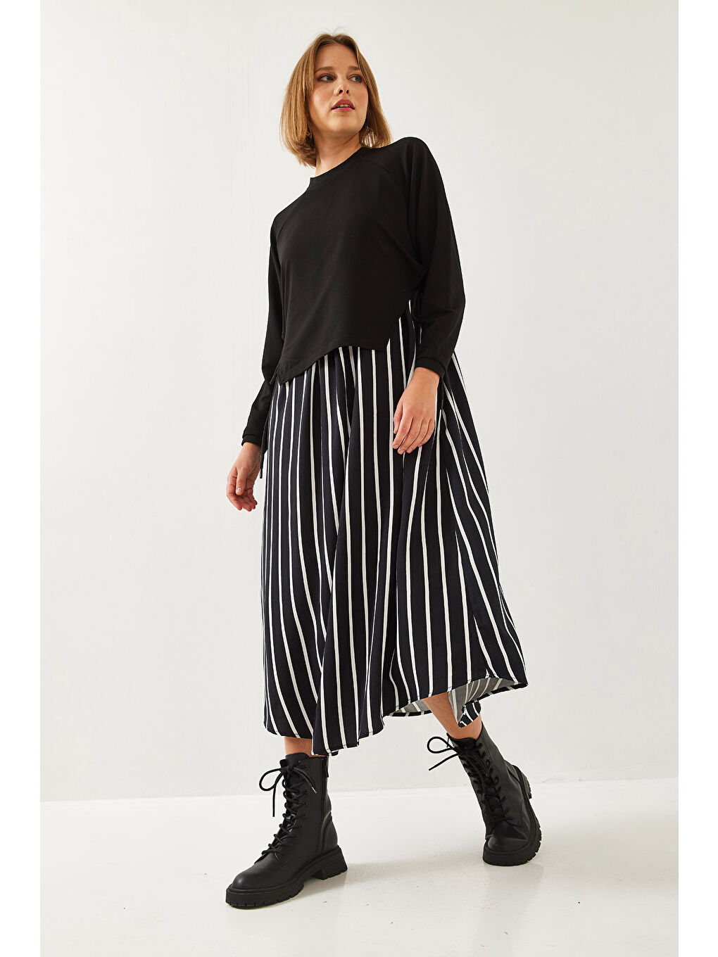 Siyah Kadın Yan Bağlamalı Eteği Desenli Uzun Kollu Elbise-3