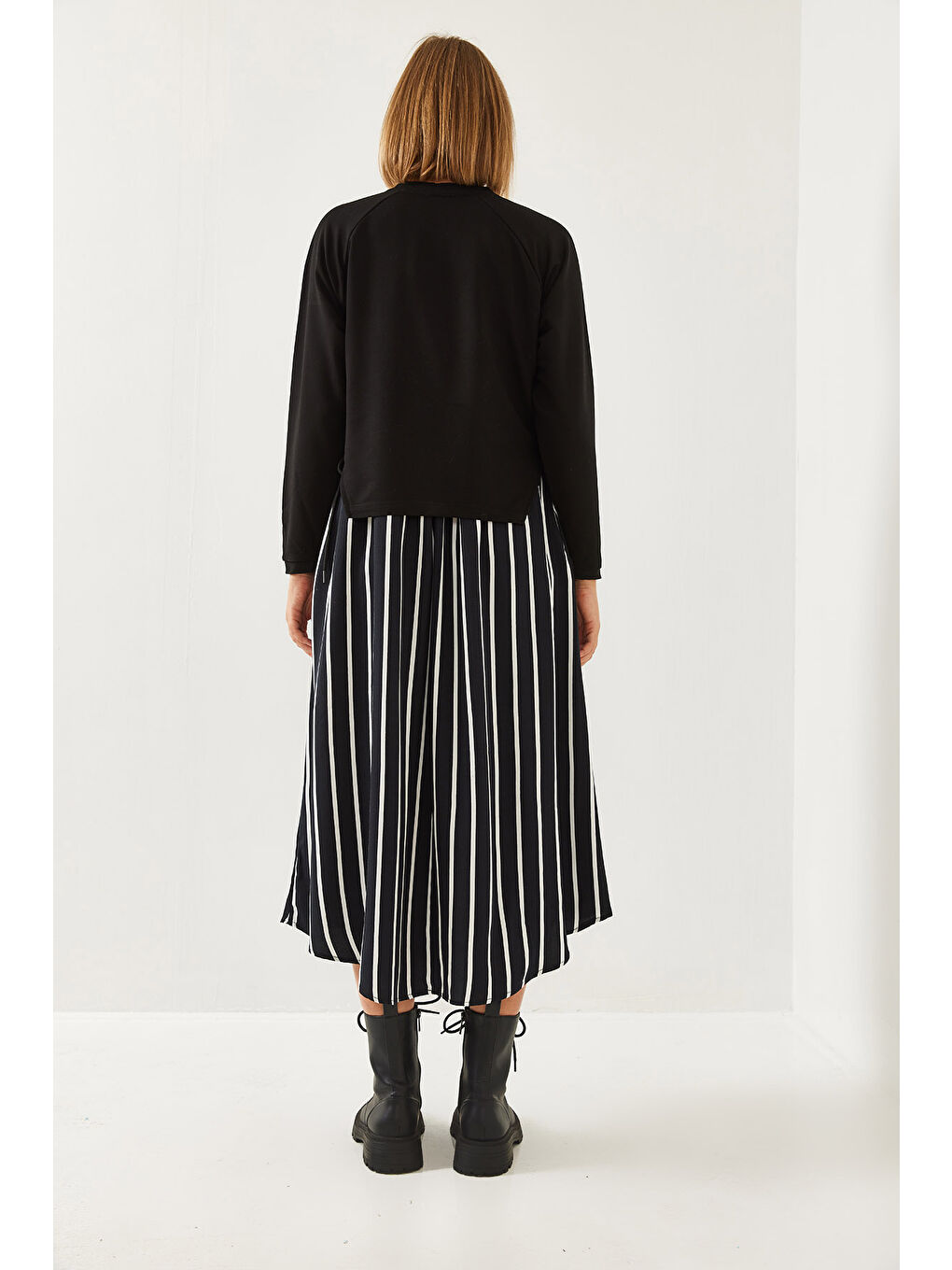 Siyah Kadın Yan Bağlamalı Eteği Desenli Uzun Kollu Elbise-6