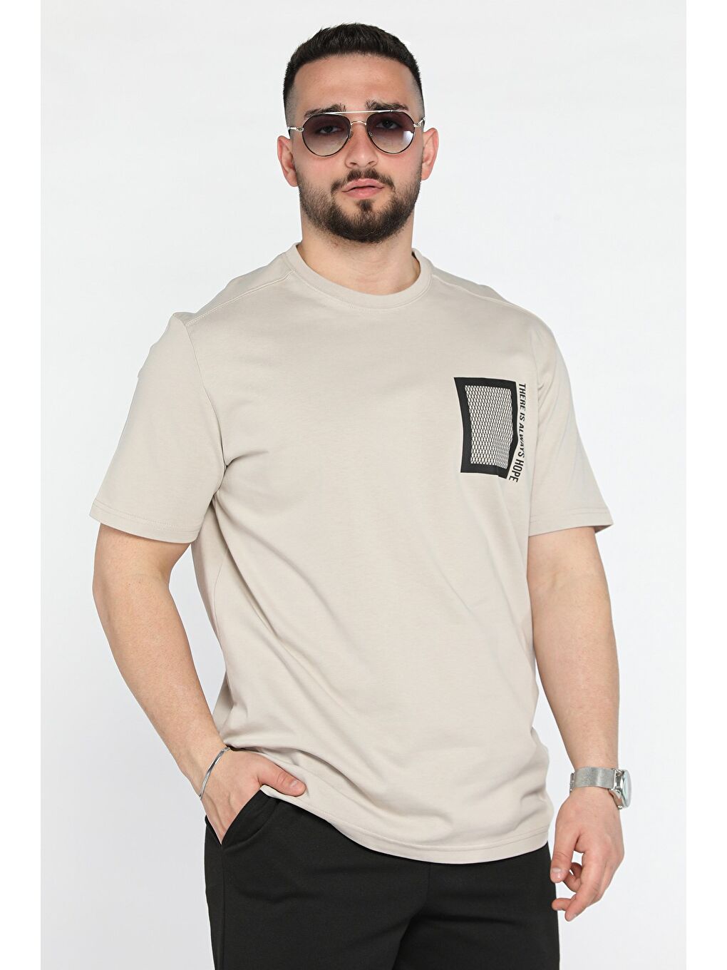 Bej Erkek Bisiklet Yaka Baskılı Tişört