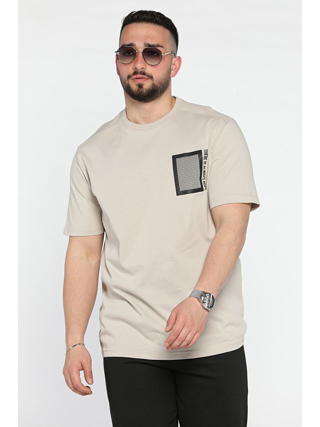 Bej Erkek Bisiklet Yaka Baskılı Tişört-1