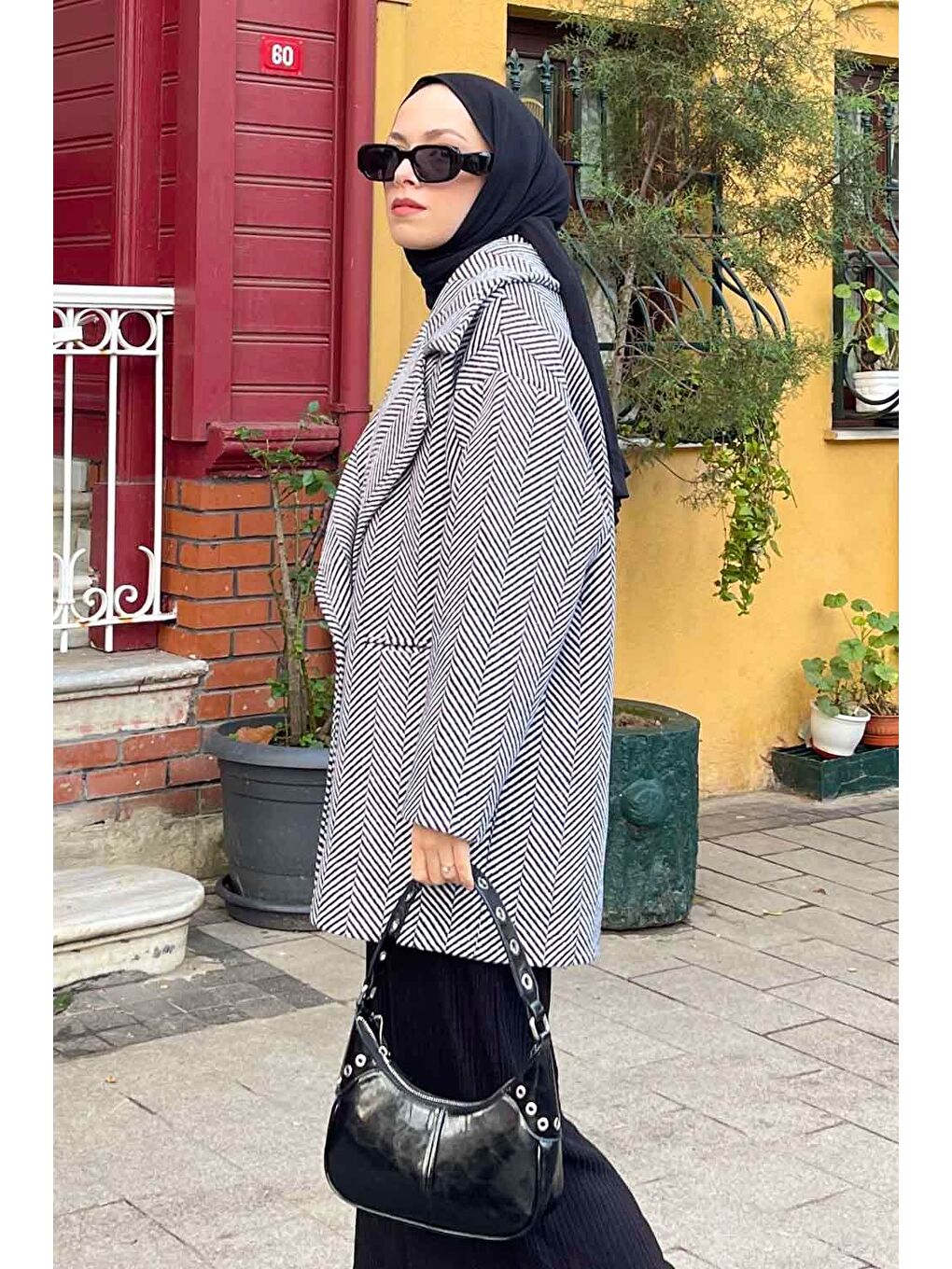 Zikzak Desen Balık Sırtı Kaban Siyah Beyaz-2