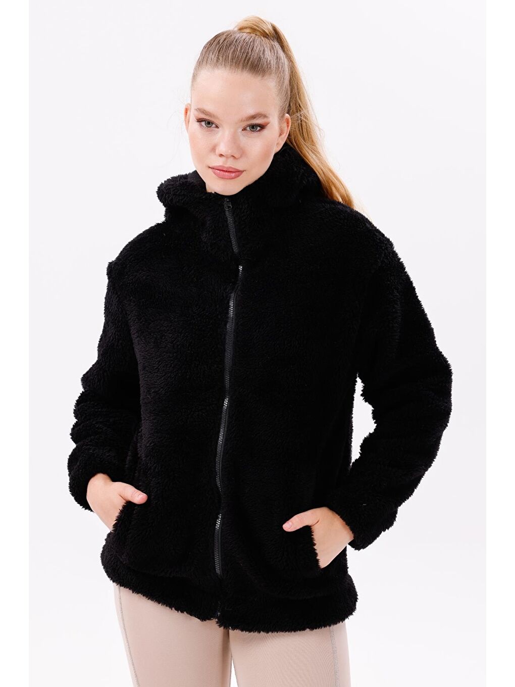 Siyah Kadın Pelüş Rüzgar Geçirmez Welsoft Çift Kapüşonlu Kışlık Mont-1