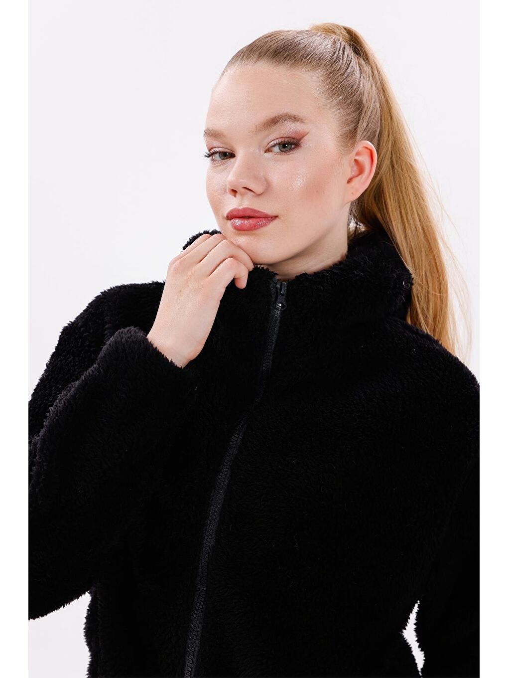 Siyah Kadın Pelüş Rüzgar Geçirmez Welsoft Çift Kapüşonlu Kışlık Mont-3