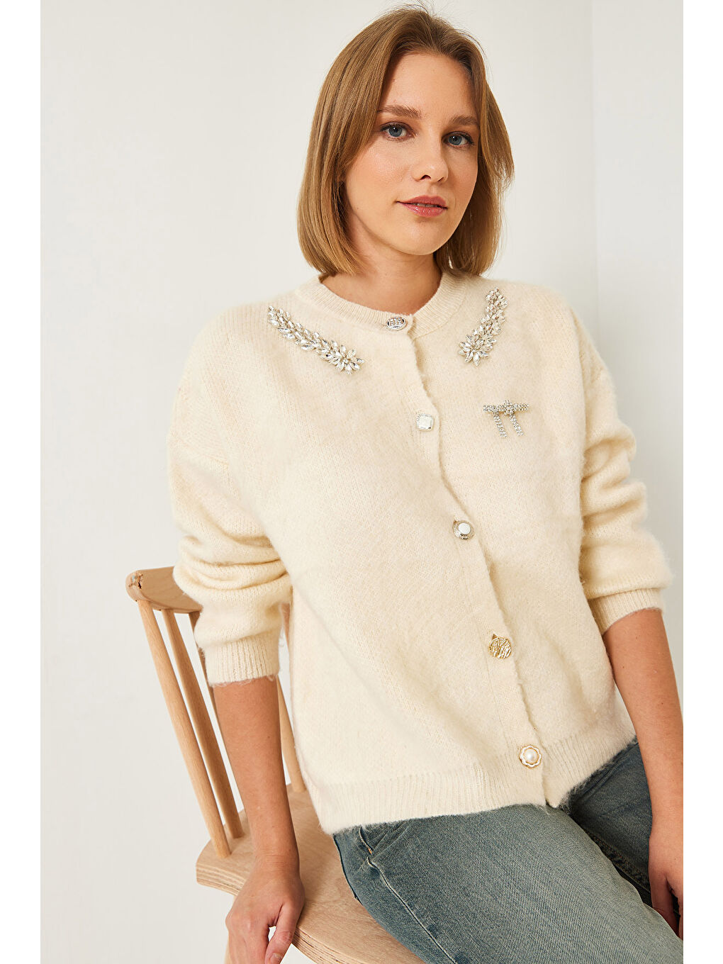 Ekru Kadın Yakası Taşlı Şardonlu Triko Hırka-2