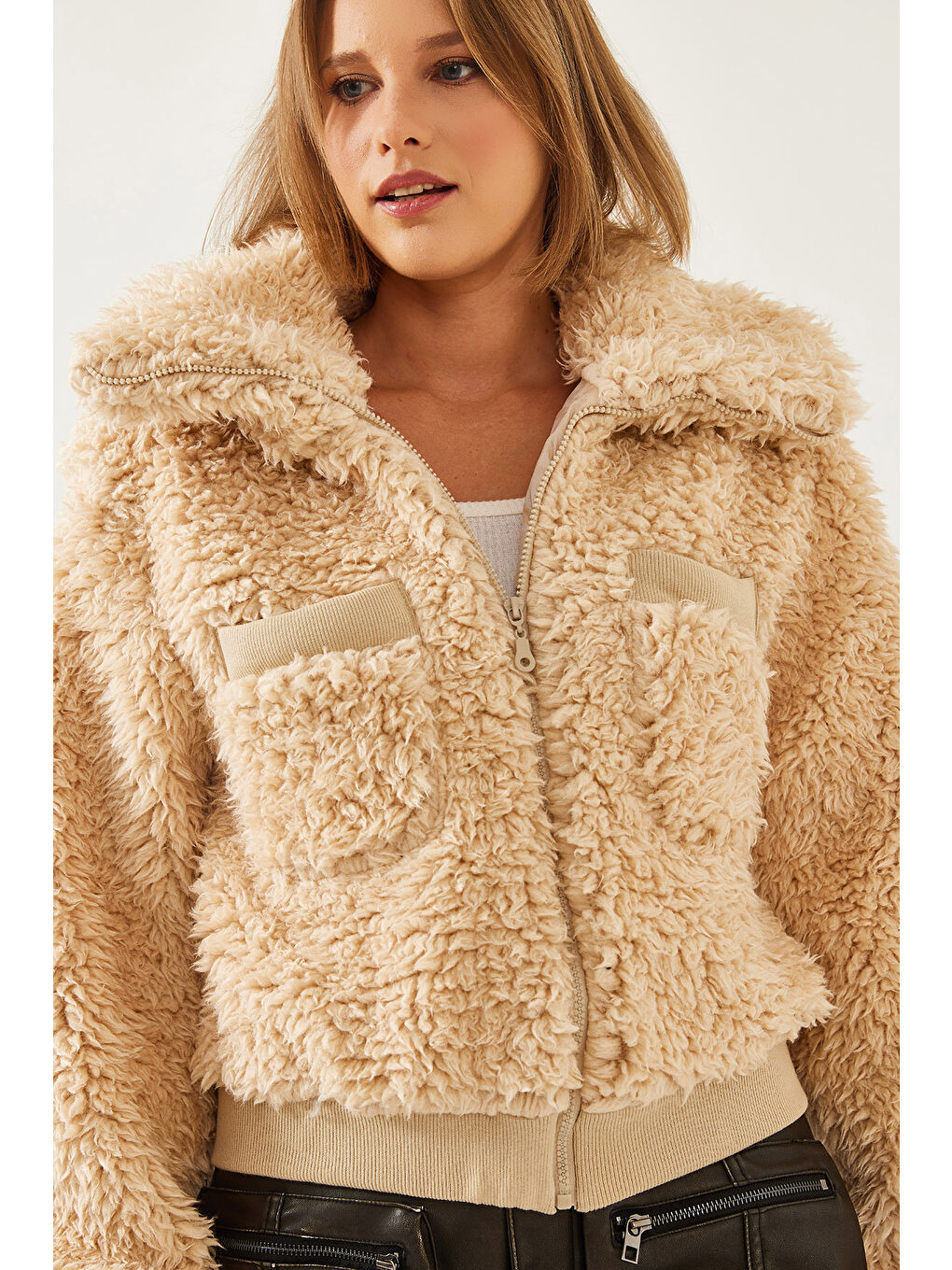 Kahverengi Kadın Balıkçı Yaka Beli Lastikli Pelüş Mont-1