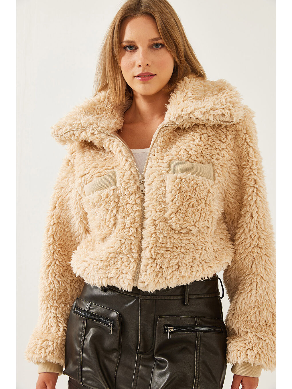 Kahverengi Kadın Balıkçı Yaka Beli Lastikli Pelüş Mont-2