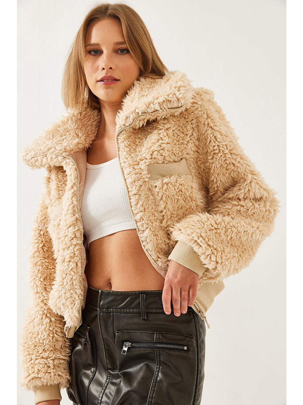 Kahverengi Kadın Balıkçı Yaka Beli Lastikli Pelüş Mont-6