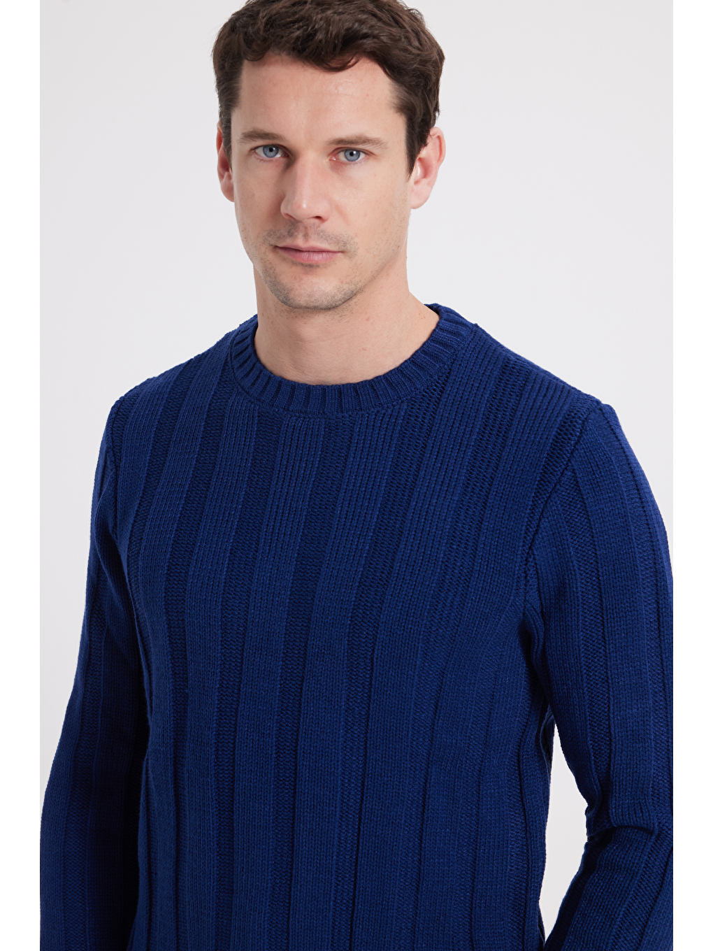 Erkek Standart Fit Normal Kesim Bisiklet Yaka Desenli Saks Mavi Kazak-2