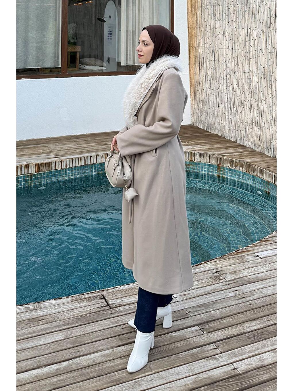 Kürk Yakalı Kaban Bej-1