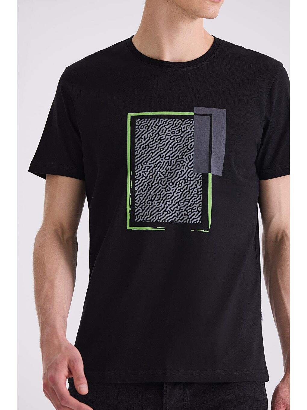 Siyah Slim Fit Bisiklet Yaka T-Shirt-2