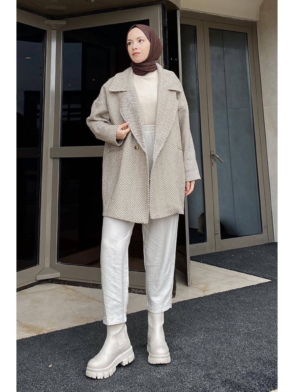 Zikzak Desen Balık Sırtı Kaban Bej