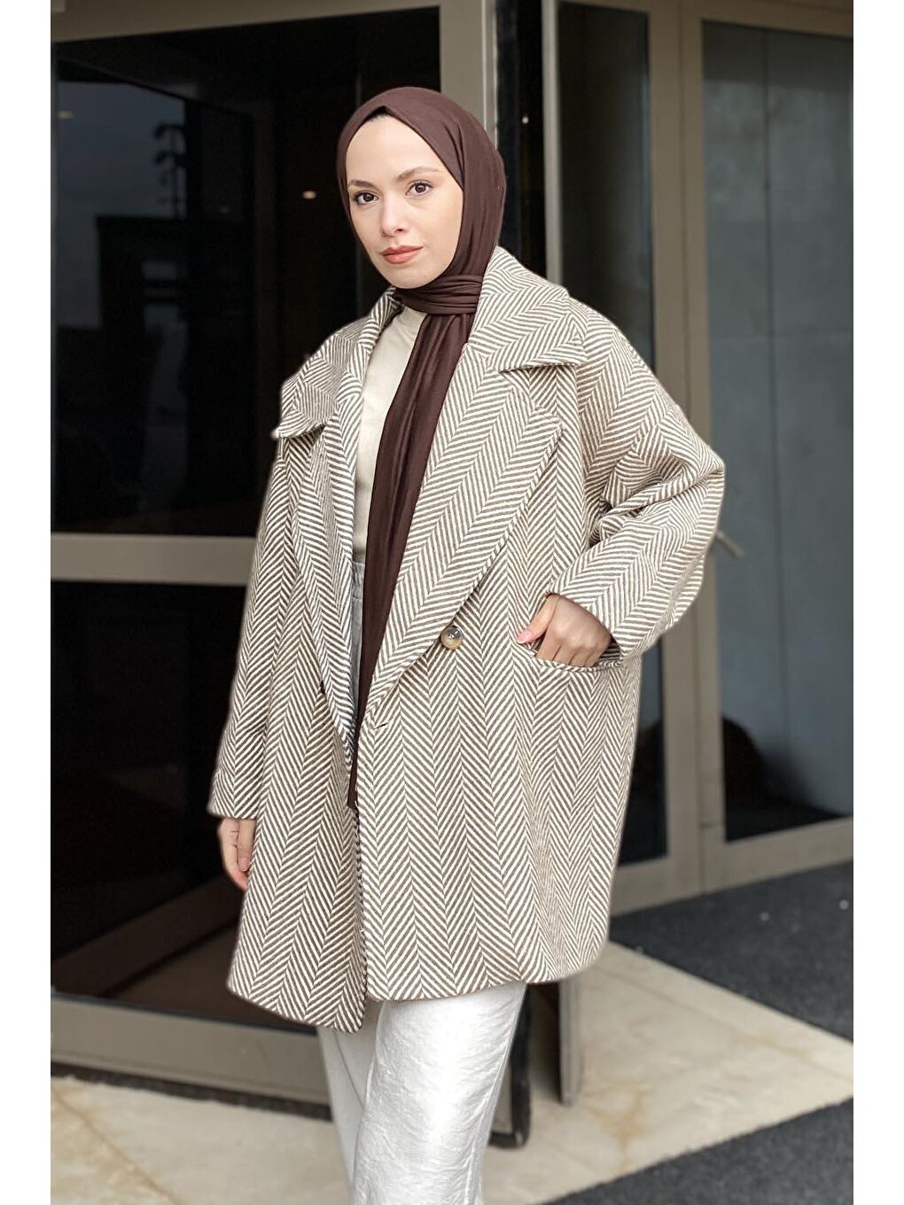 Zikzak Desen Balık Sırtı Kaban Bej-1