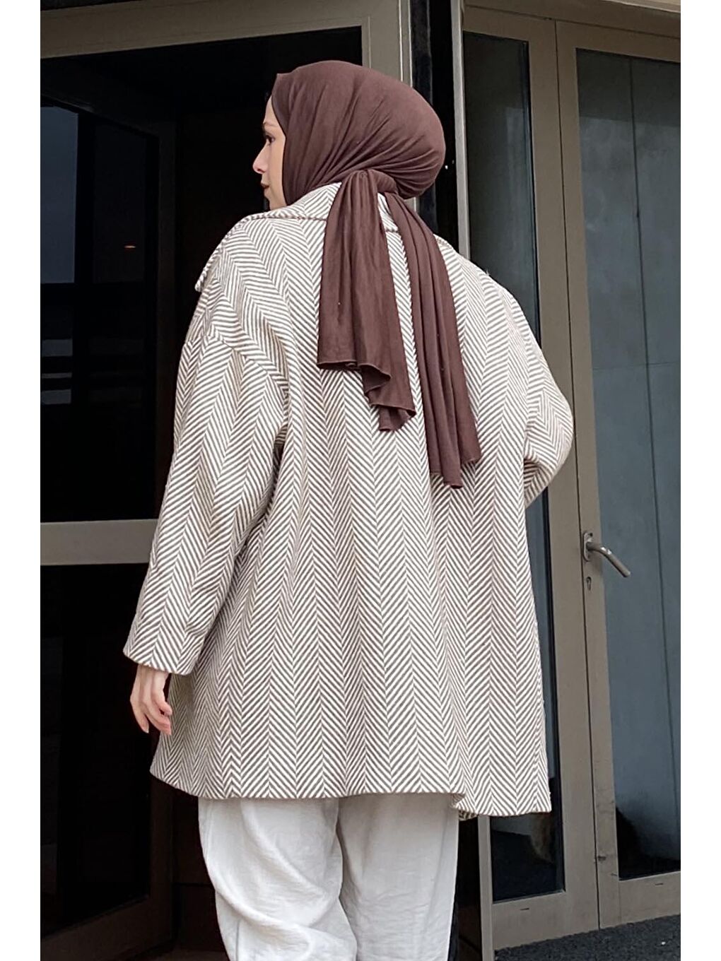 Zikzak Desen Balık Sırtı Kaban Bej-2