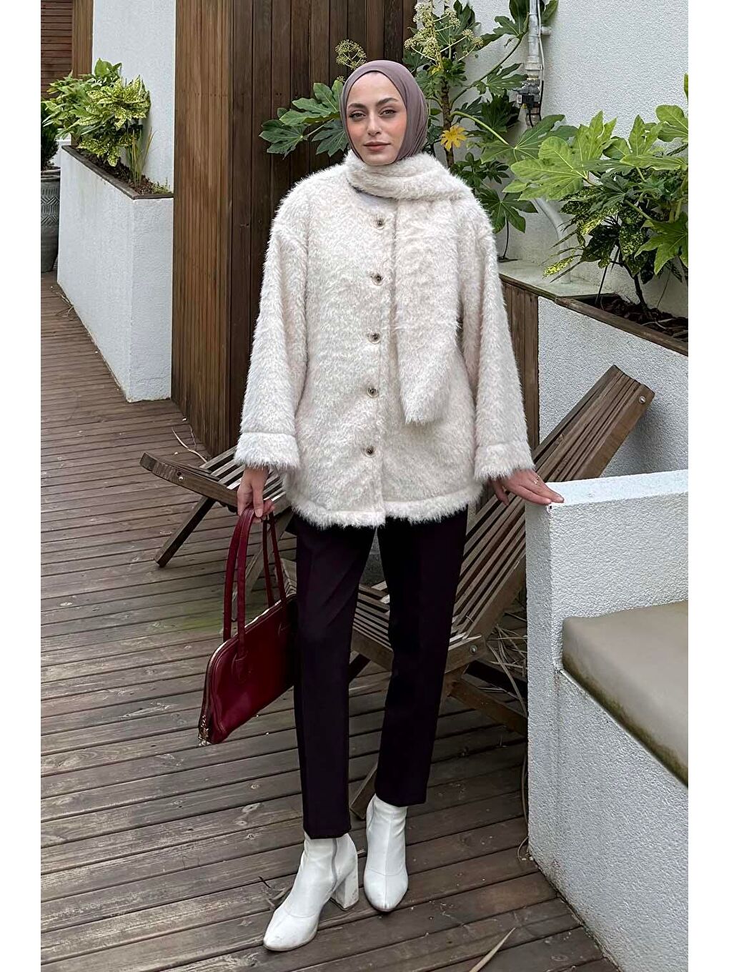 Bej Sakal Kumaş Atkılı Kaban Taş