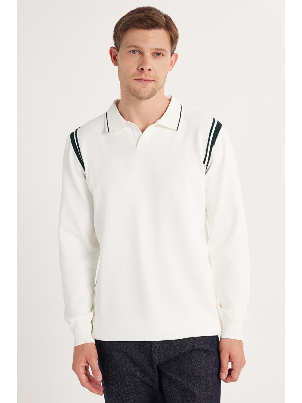 Erkek Slim Fit Dar Kesim Uzun Kol Polo Yaka Çizgili Beyaz Kazak