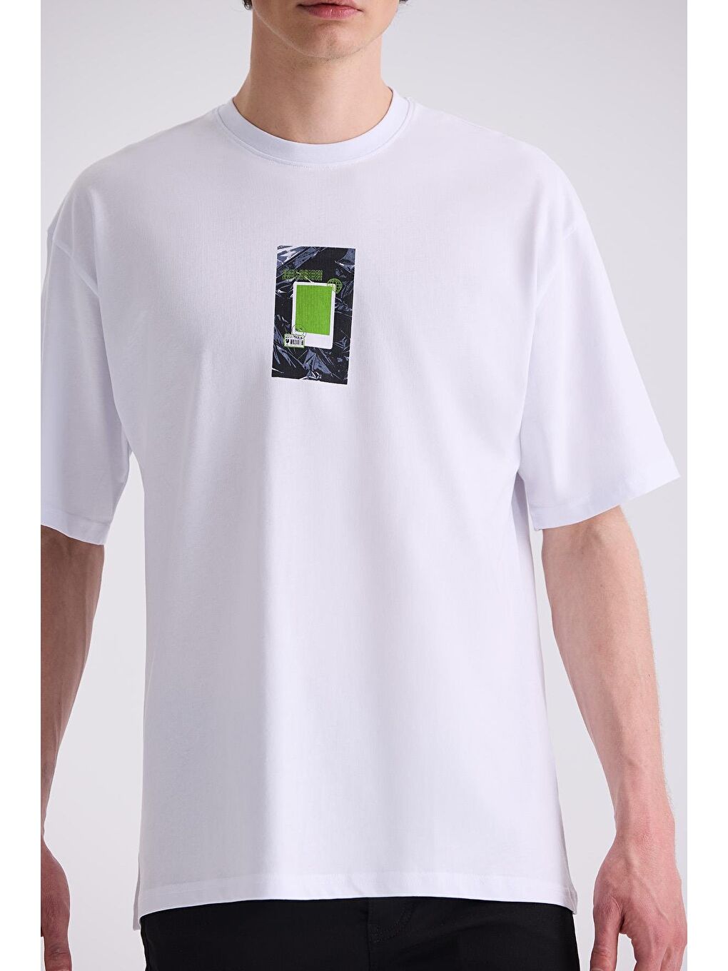 Beyaz Baskılı Bisiklet Yaka T-Shirt-2