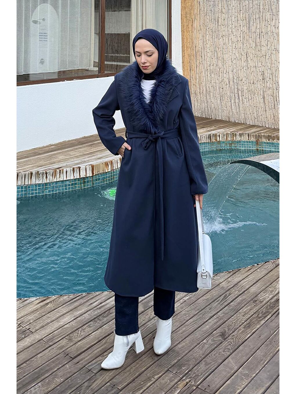 Kürk Yakalı Kaban Lacivert