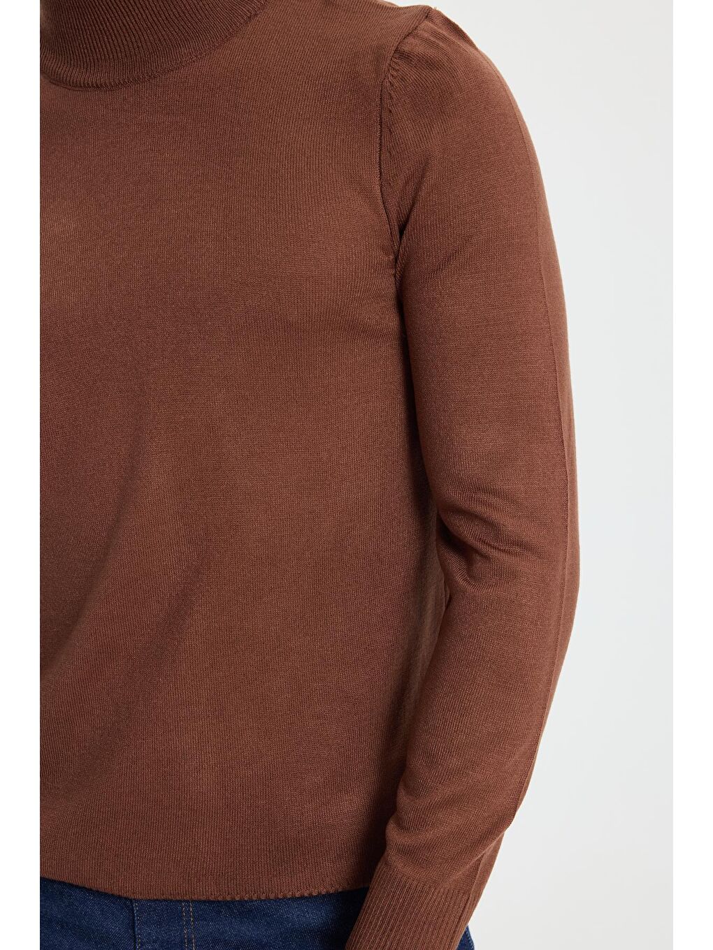 Erkek Slim Fit Dar Kesim Yumuşak Dokulu Tüylenmeyen Kahverengi Yarım Balıkçı Yaka Triko Kazak-2