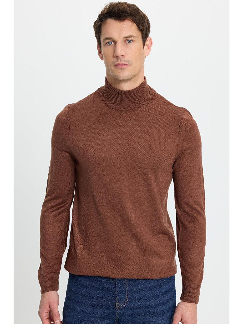 Erkek Slim Fit Dar Kesim Yumuşak Dokulu Tüylenmeyen Kahverengi Yarım Balıkçı Yaka Triko Kazak-5