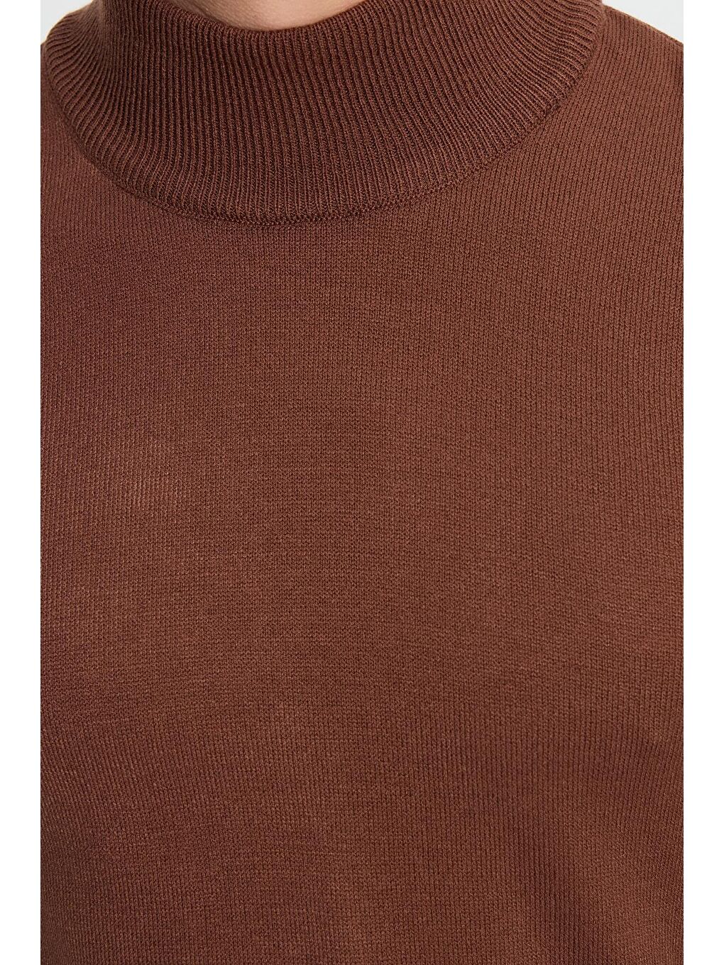 Erkek Slim Fit Dar Kesim Yumuşak Dokulu Tüylenmeyen Kahverengi Yarım Balıkçı Yaka Triko Kazak-6