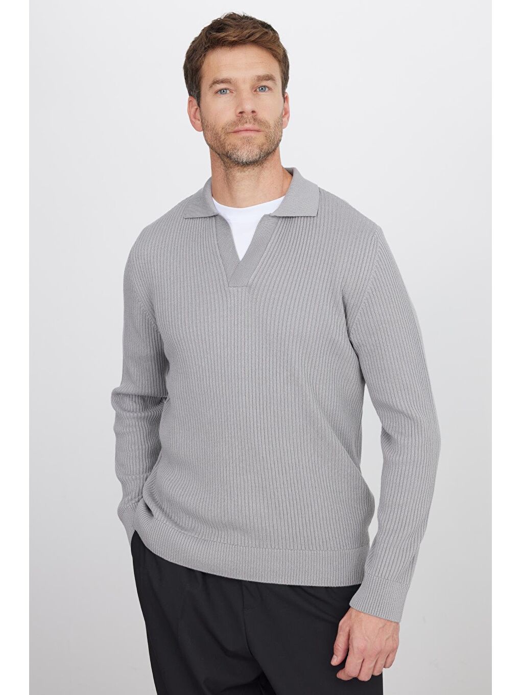 Erkek Standart Fit Normal Kesim Pamuklu Polo V Yaka Gri Kazak