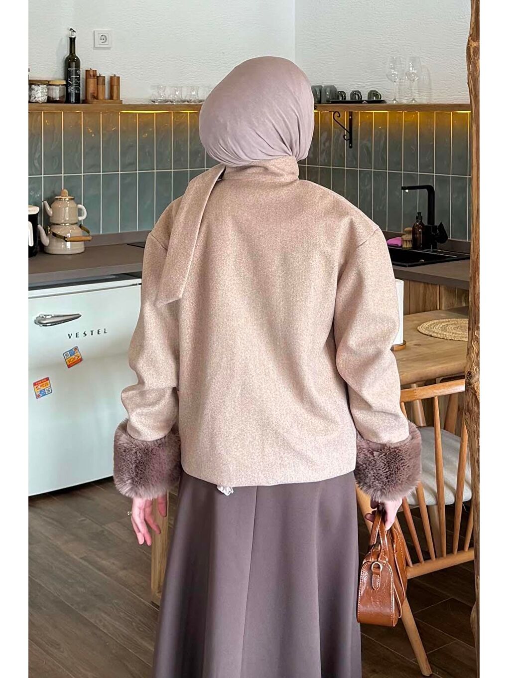 Kahverengi Kol Kürk Detaylı Kaban Sütlü Kahve-3