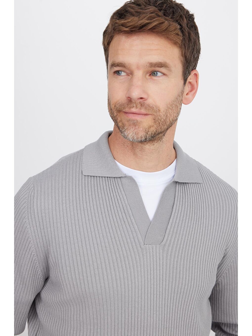 Erkek Standart Fit Normal Kesim Pamuklu Polo V Yaka Gri Kazak-1