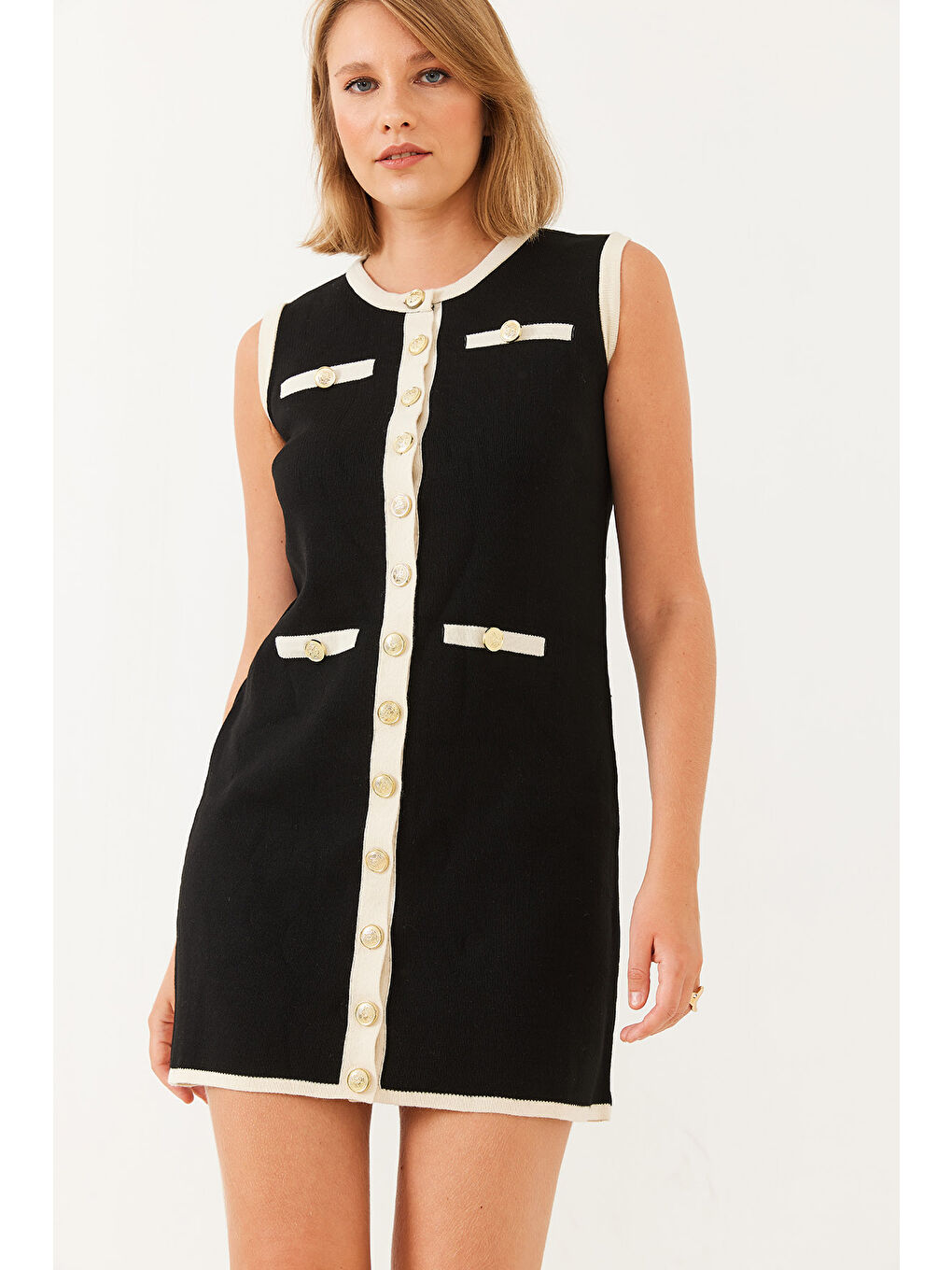 Siyah Kadın Sıfır Kol Düğme ve Cep Detaylı Triko Mini Elbise-3