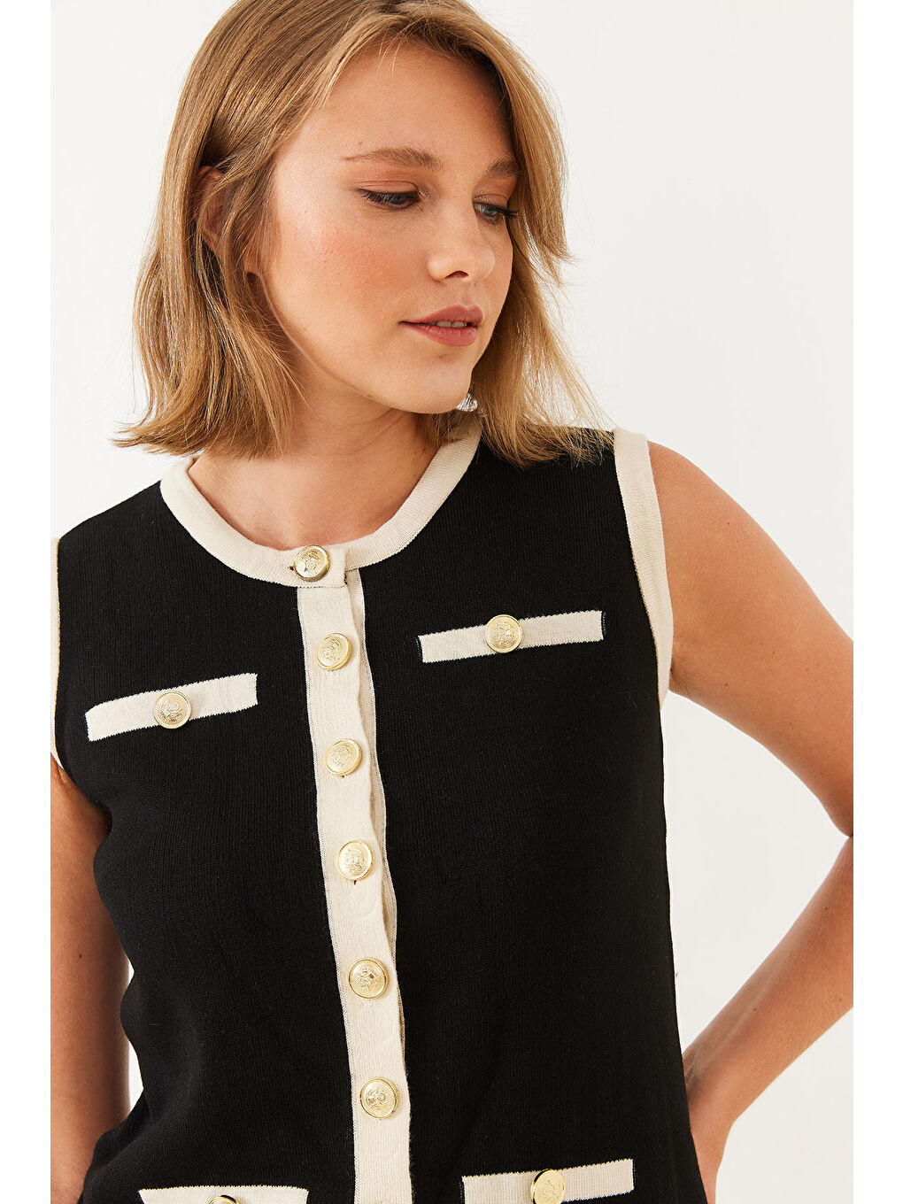 Siyah Kadın Sıfır Kol Düğme ve Cep Detaylı Triko Mini Elbise-4