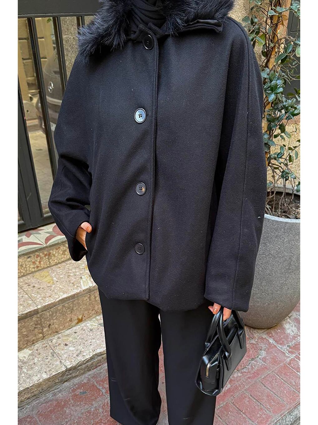 Kürk Yakalı Kaban Siyah-2