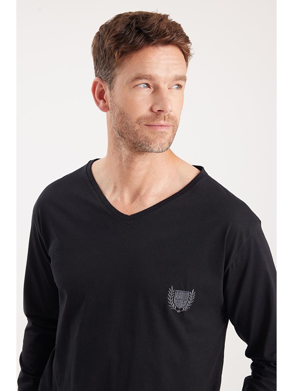 Erkek Standart Fit %100 Pamuk V Yaka Beli Lastikli Siyah Pijama Takımı-1