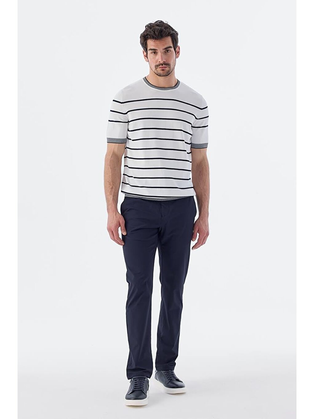 Beyaz Lacivert Slim Fit Bisiklet Yaka Çizgili Triko T-Shirt-1