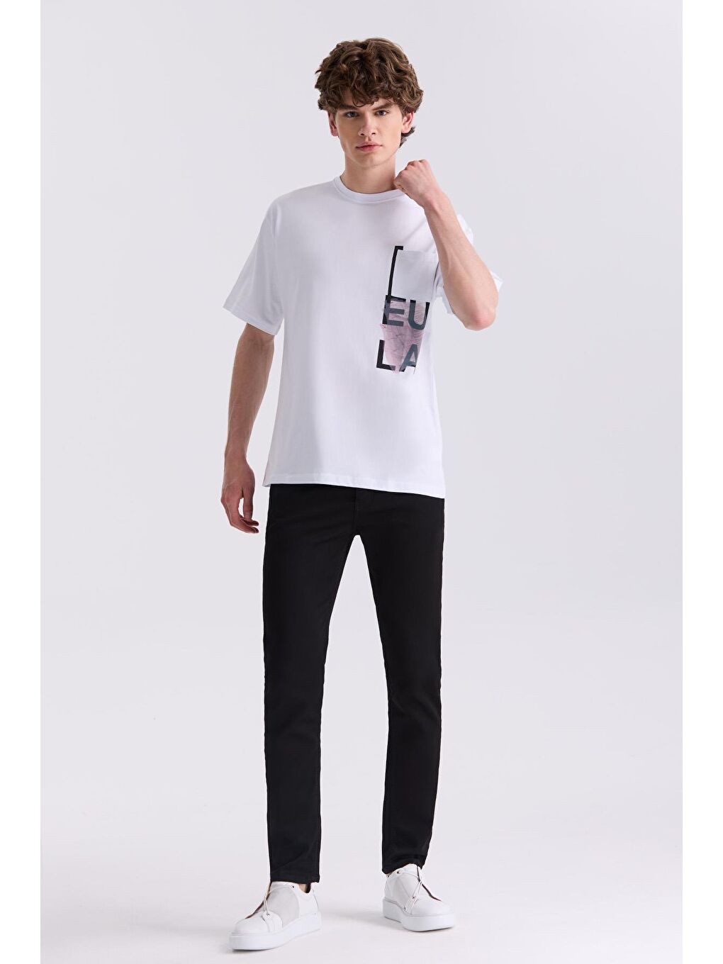 Beyaz Yazı Baskılı Bisiklet Yaka T-Shirt-1